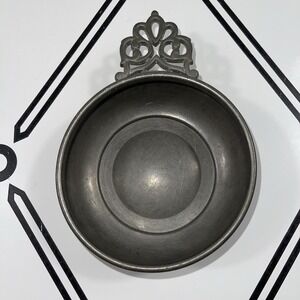 Vintage Early American Pewter by WEB 5″ Porringer Bowl Scroll‎ Handle USA
